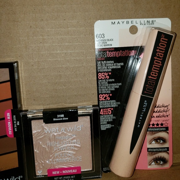 Full face of makeup light bundle #1 elf wet n wild - Picture 4 of 4